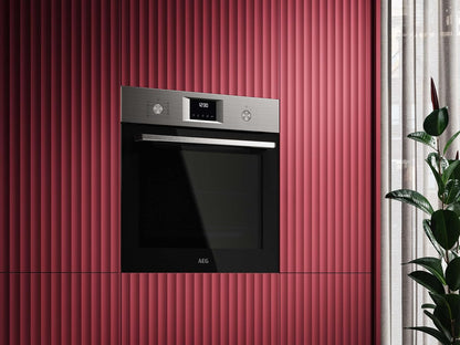 2026 AEG Einbaubackofen – Serie 5 Ringheißluft: Gleichmäßige Garergebnisse auf 3 Ebenen – Pyrolyse Selbstreinigung – 25 Automatikprogramme – LED-Touchdisplay – Schnellaufheizung – Schwarz – BPE53516AB