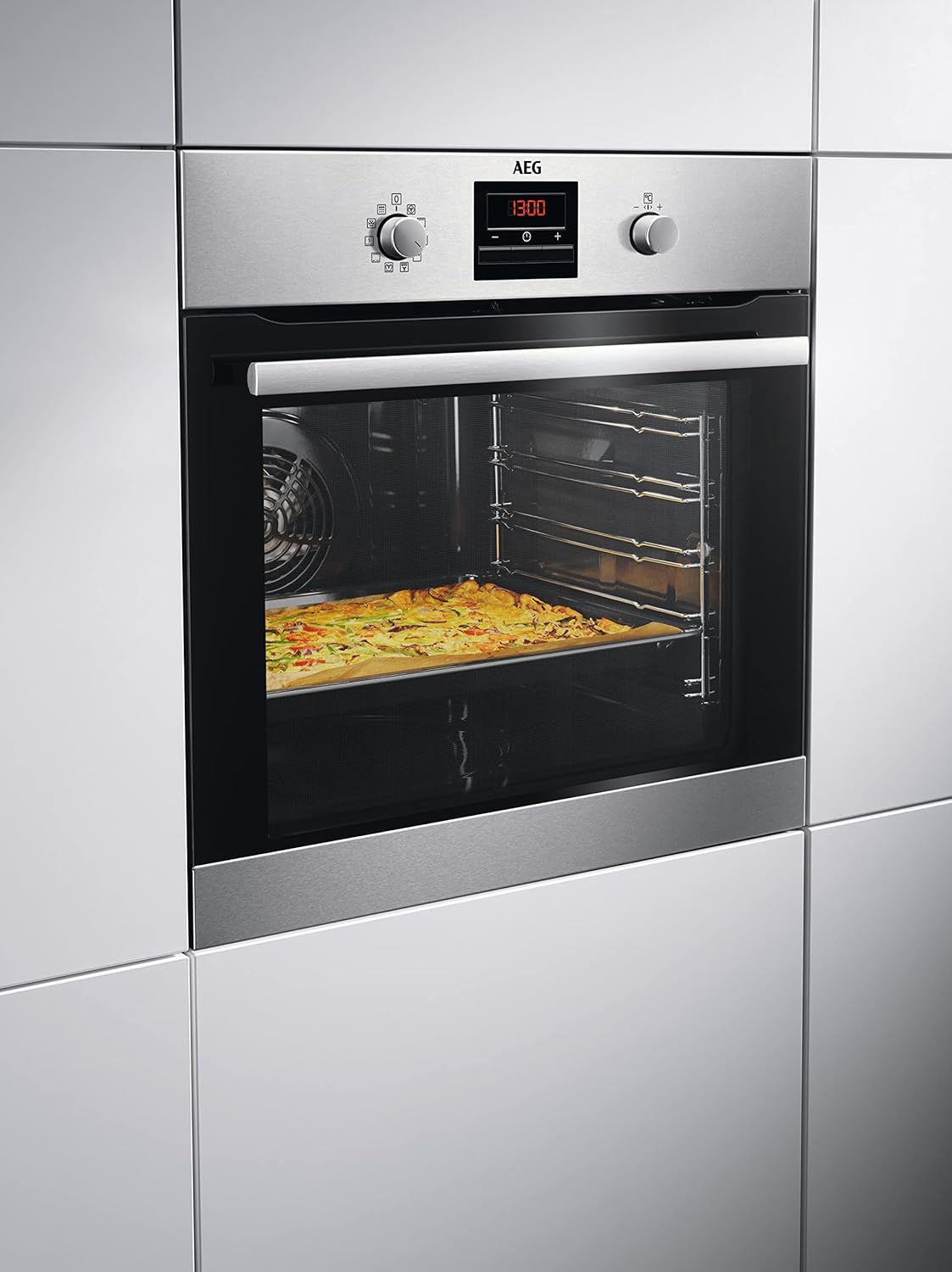 2026 AEG Einbaubackofen – Serie 5 Ringheißluft: Gleichmäßige Garergebnisse auf 3 Ebenen – Pyrolyse Selbstreinigung – 25 Automatikprogramme – LED-Touchdisplay – Schnellaufheizung – Schwarz – BPE53516AB