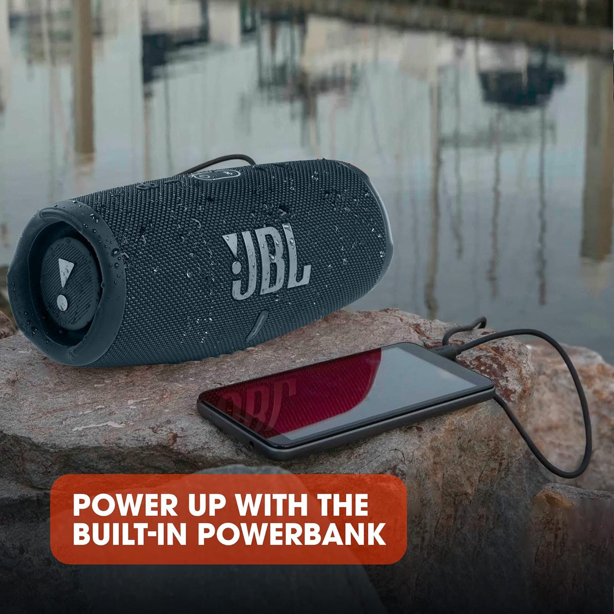 2026 JBL Charge 5 Bluetooth-Lautsprecher in Schwarz – Wasserfeste, portable Boombox mit integrierter Powerbank – Eine Akku-Ladung für bis zu 20 Stunden kabellosen Musikgenuss