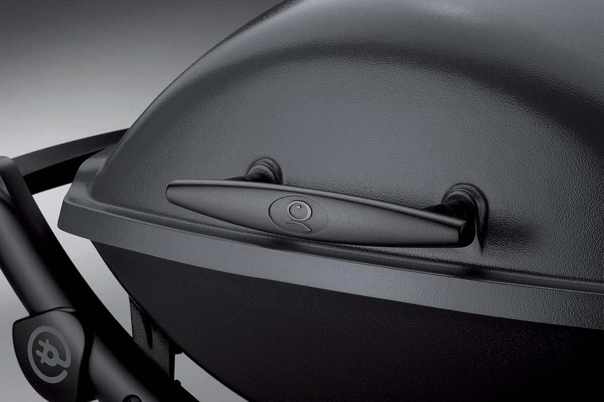 2026 Weber Q2400 Elekrogrill mit Seitentischen, 54 x 39cm Grillfäche, portable, 2-geteilter porzellanemaillierter Guss-Grillrost, Aluminiumguss Deckel & Gehäuse - Dark Grey (55020079)