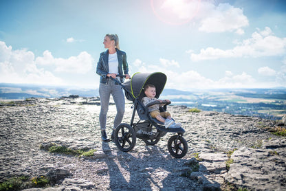 2026 hauck Kinderwagen Runner 2, Dreirad Buggy mit XL Lufträder für Kinder bis 22 kg, UV-Schutz 50+, Belüftungsfenster, Höhenverstellbar, Faltbar, XL Korb bis 3 kg, Liegefunktion (Black)