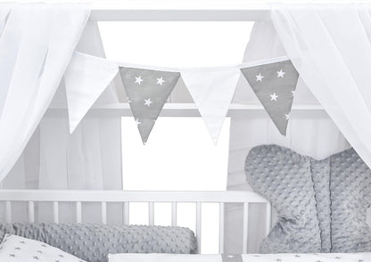 2026 Baby Delux Babybett Komplett Set Hausbett 60x120 cm weiß Schublade Rausfallschutz Kinderbett Matratze Bettwäsche Deko Set (Prince Stars)