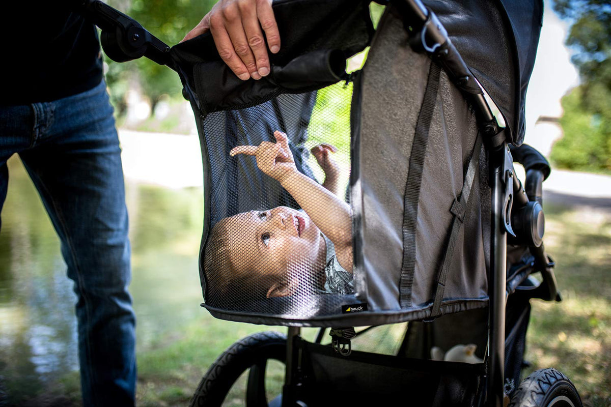 2026 hauck Kinderwagen Runner 2, Dreirad Buggy mit XL Lufträder für Kinder bis 22 kg, UV-Schutz 50+, Belüftungsfenster, Höhenverstellbar, Faltbar, XL Korb bis 3 kg, Liegefunktion (Black)