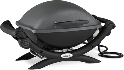 2026 Weber Q2400 Elekrogrill mit Seitentischen, 54 x 39cm Grillfäche, portable, 2-geteilter porzellanemaillierter Guss-Grillrost, Aluminiumguss Deckel & Gehäuse - Dark Grey (55020079)