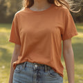Damen Basic T-Shirt mit Rundhalsausschnitt in Camel