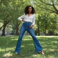 Damen High-Waist Bootcut-Jeans in Hellblau