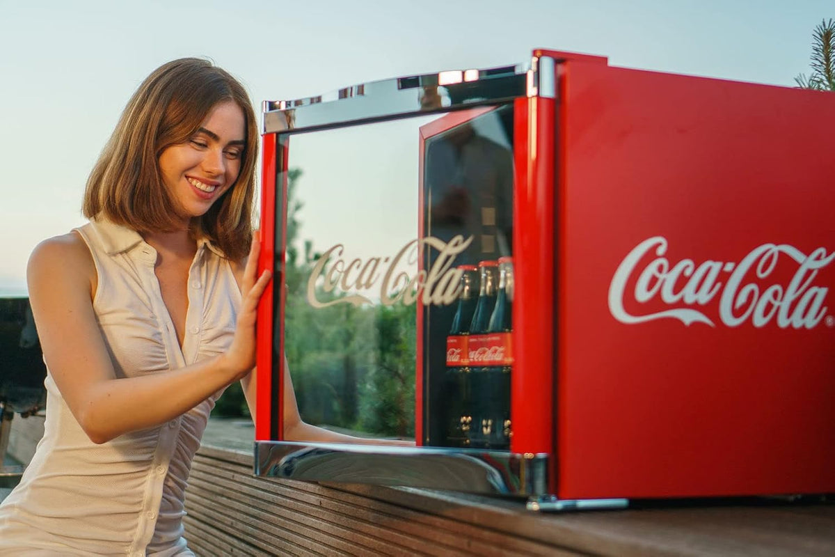 2026 °CUBES Flaschenkühlschrank Coca-Cola Classic/ 51 cm Höhe / 98 kWh/Jahr / 48 L Kühlteil