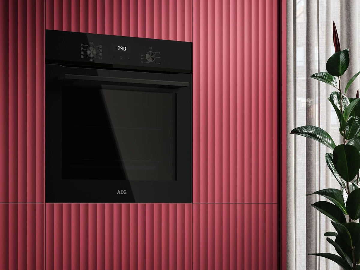 2026 AEG Einbaubackofen – Serie 5 Ringheißluft: Gleichmäßige Garergebnisse auf 3 Ebenen – Pyrolyse Selbstreinigung – 25 Automatikprogramme – LED-Touchdisplay – Schnellaufheizung – Schwarz – BPE53516AB