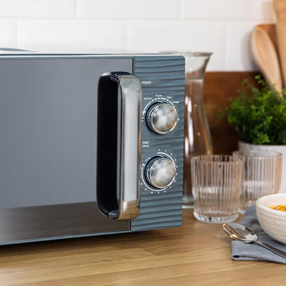 2026 Russell Hobbs RHM1731G Inspire Solo Mikrowelle, 17 Liter, 700W, Grau, mit 5 Leistungsstufen, Timer, Auftaufunktion, Leicht zu Reinigen